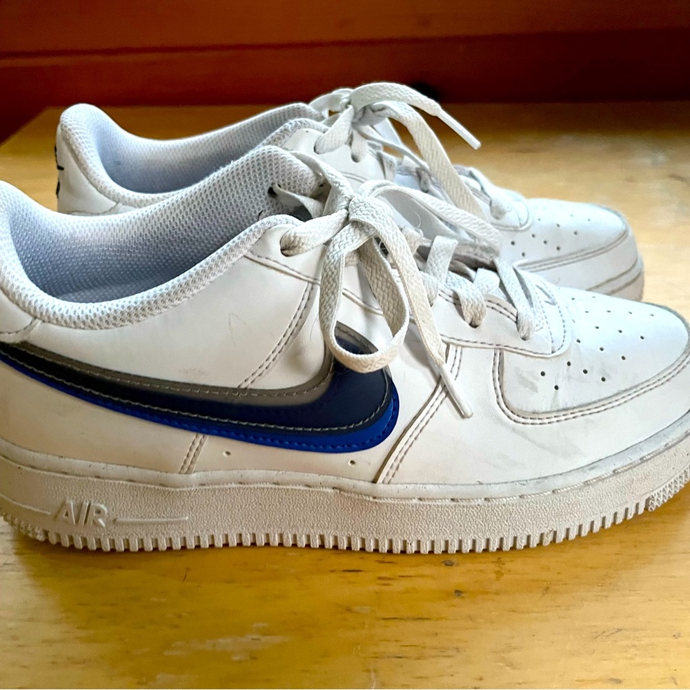 Nike Air kids shoes size 6 used but in great shape, outgrew quickly
